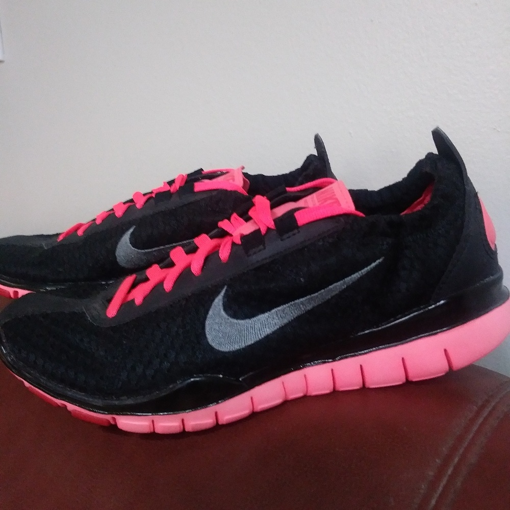 Nike Free Women's Training Twist 5.0 Sneakers Sz 7